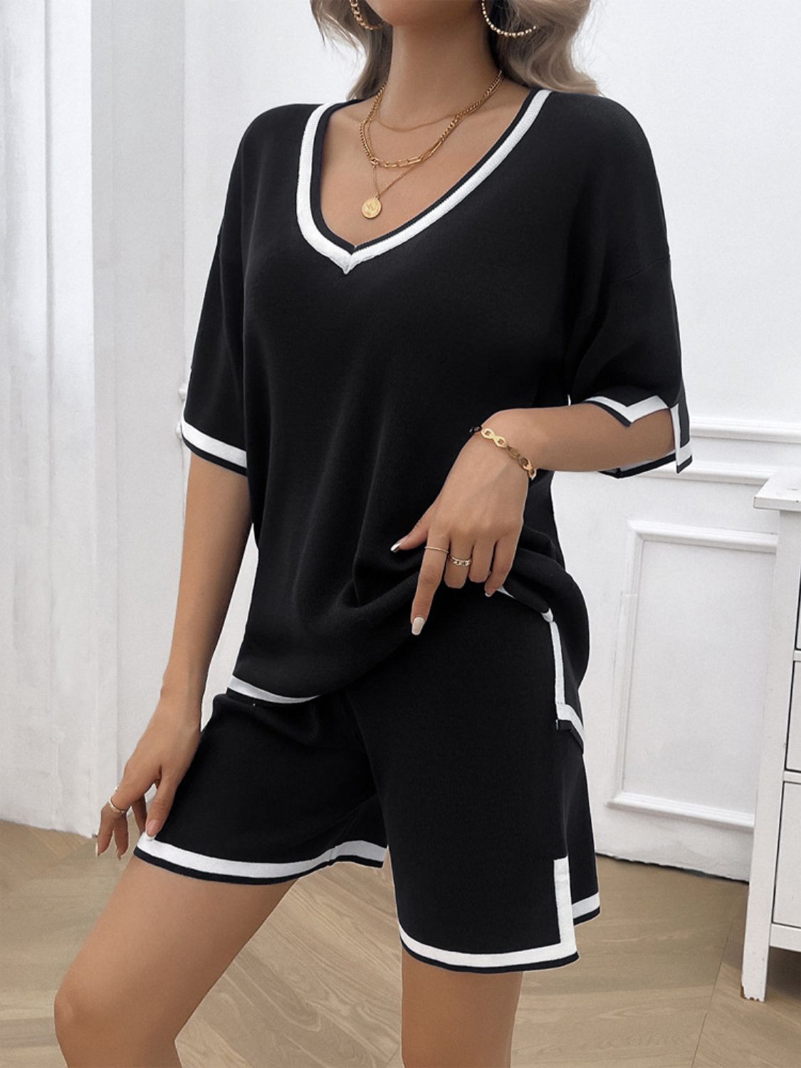 Contrast Trim V-Neck Top and Shorts Set